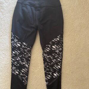 Beyond Yoga Black and White Patterned Leggings